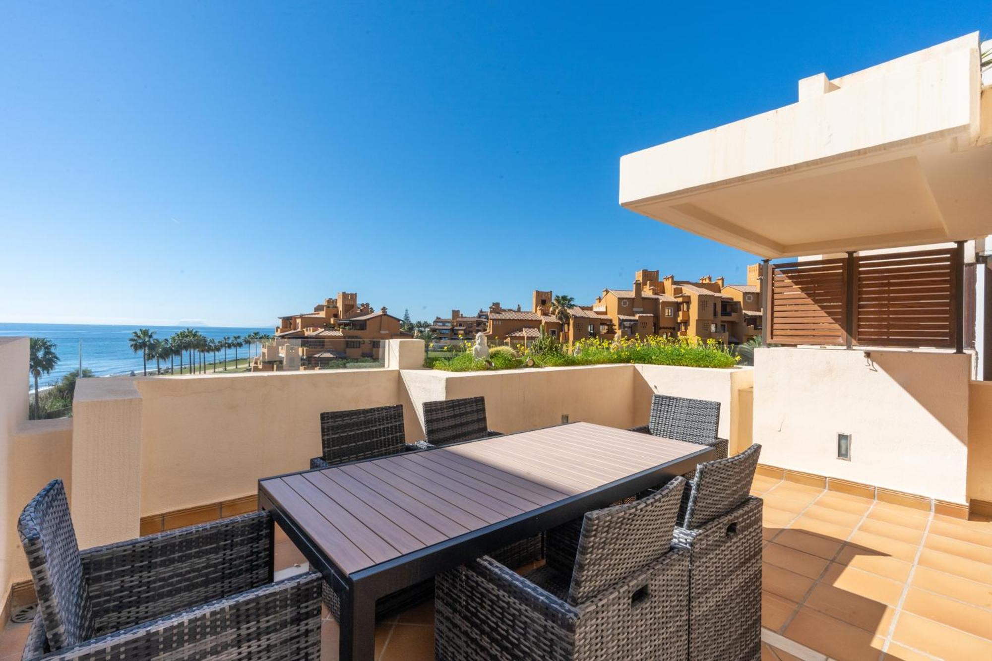Bahia Boutique Apartments Estepona Bagian luar foto