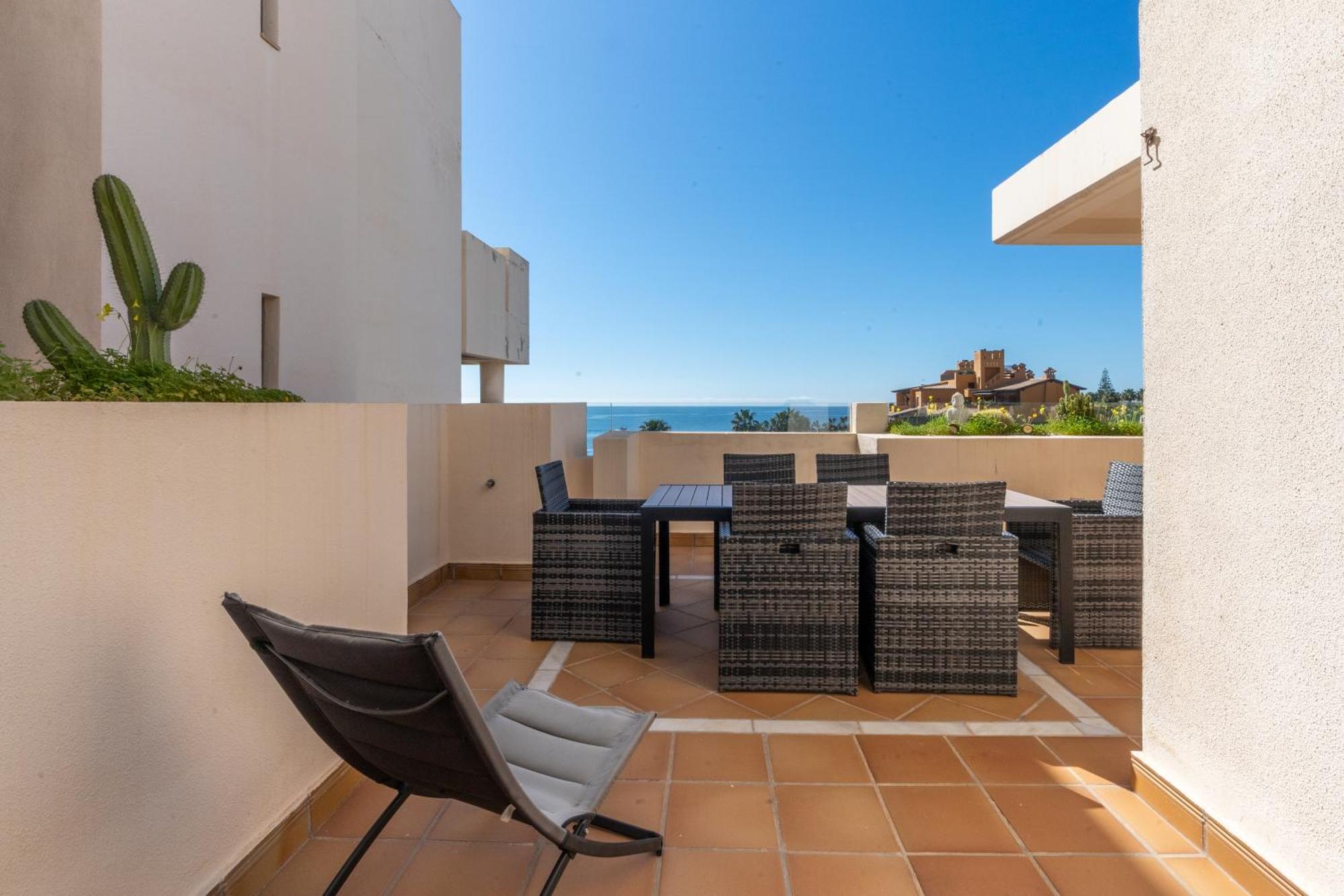 Bahia Boutique Apartments Estepona Bagian luar foto