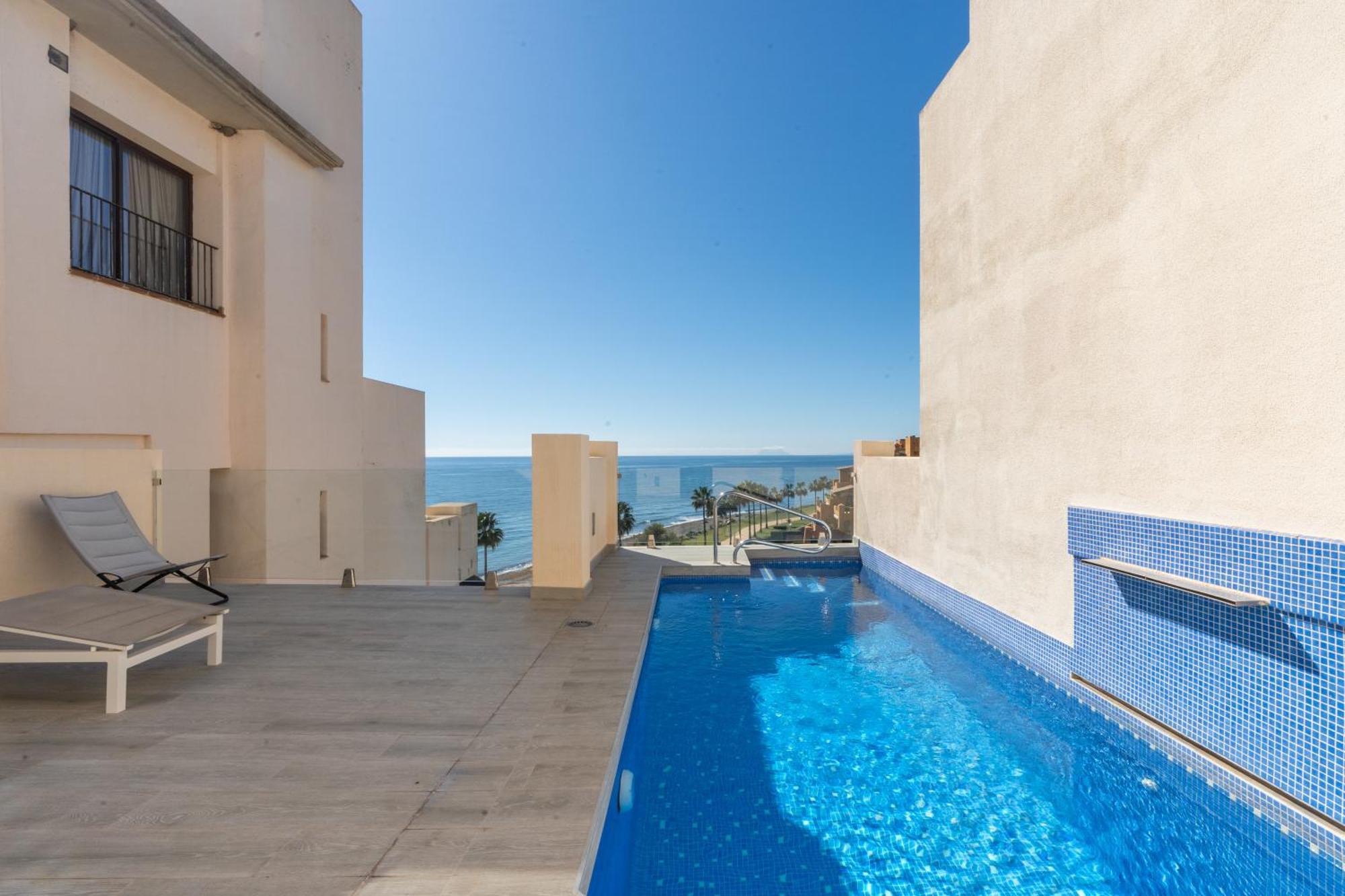 Bahia Boutique Apartments Estepona Bagian luar foto
