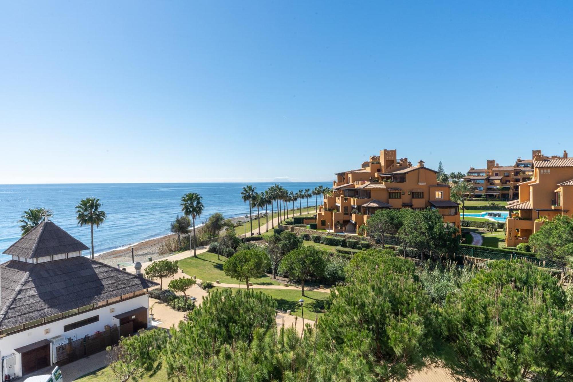 Bahia Boutique Apartments Estepona Bagian luar foto