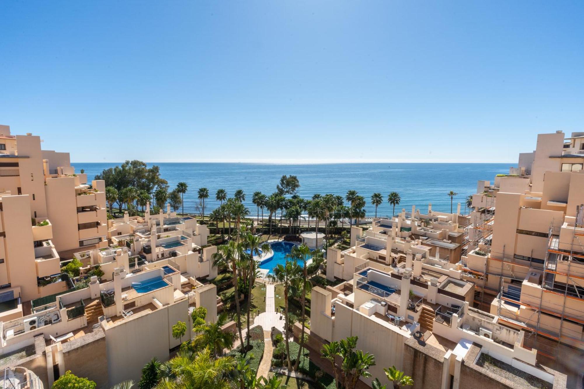 Bahia Boutique Apartments Estepona Bagian luar foto
