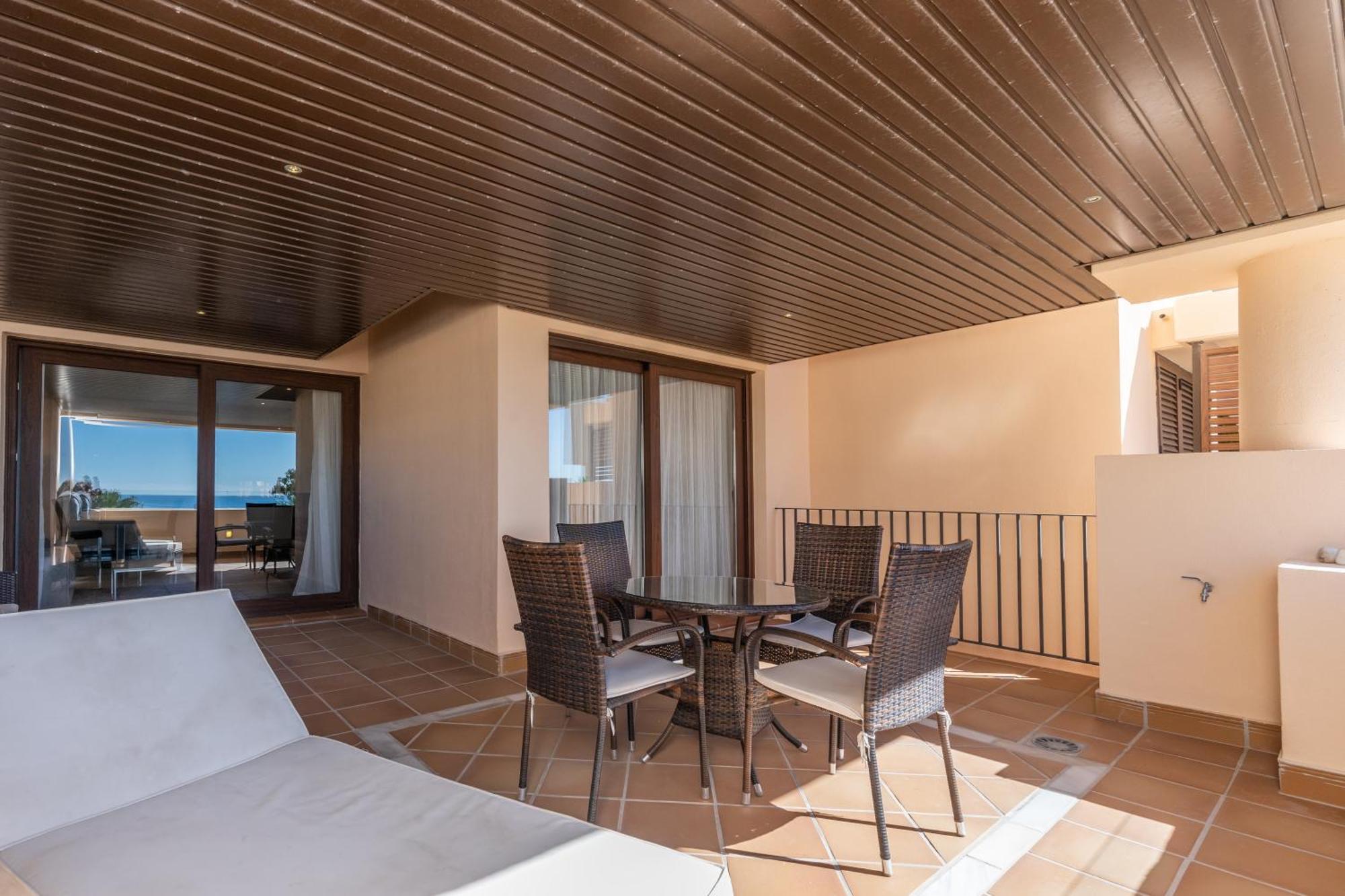 Bahia Boutique Apartments Estepona Bagian luar foto