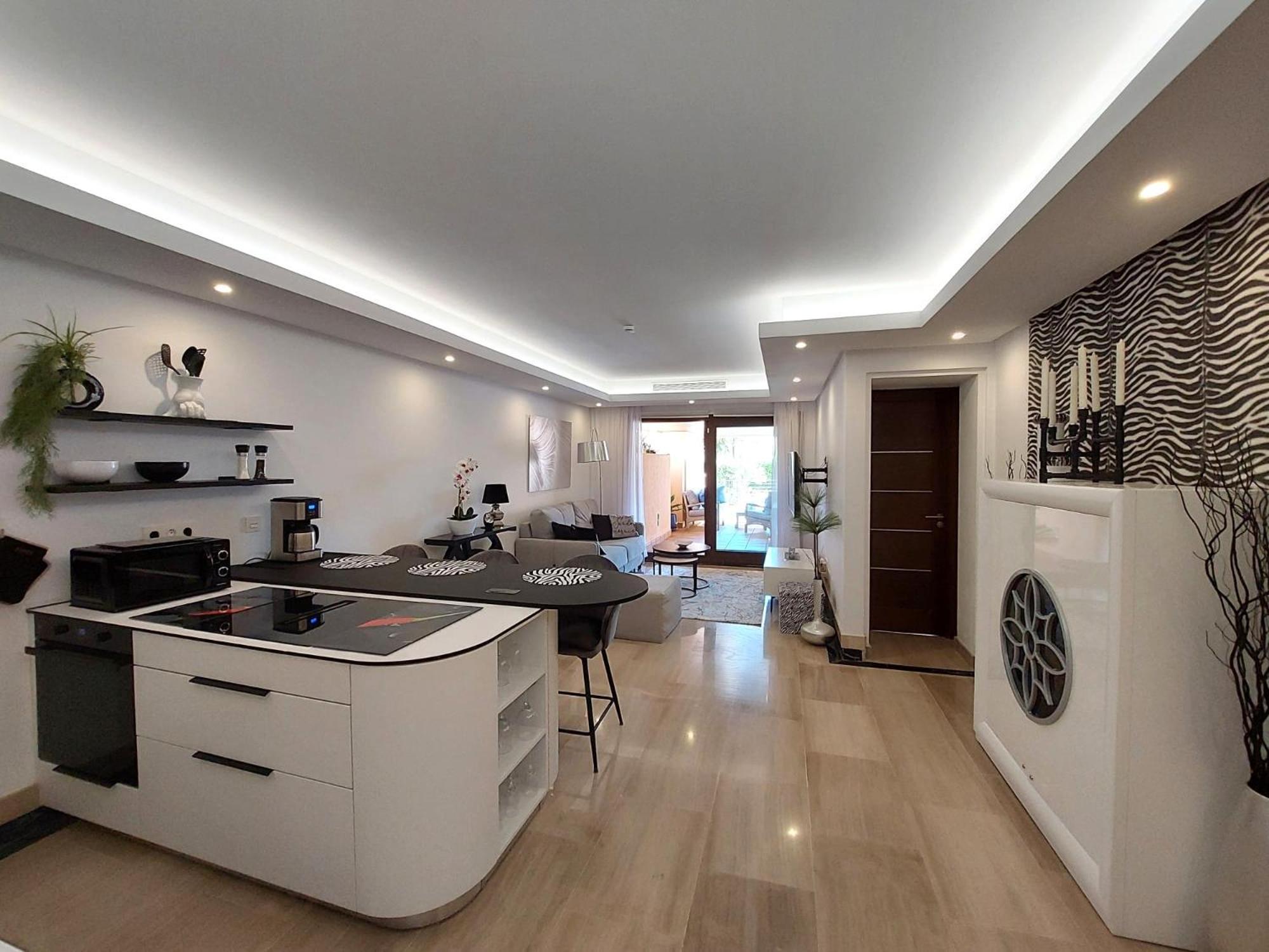 Bahia Boutique Apartments Estepona Bagian luar foto