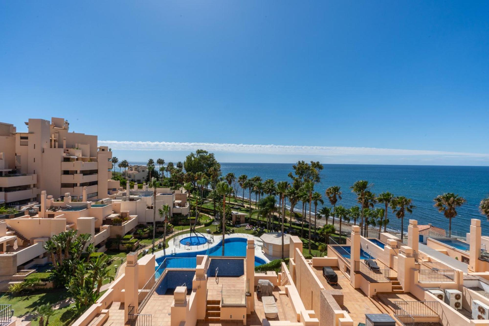 Bahia Boutique Apartments Estepona Bagian luar foto
