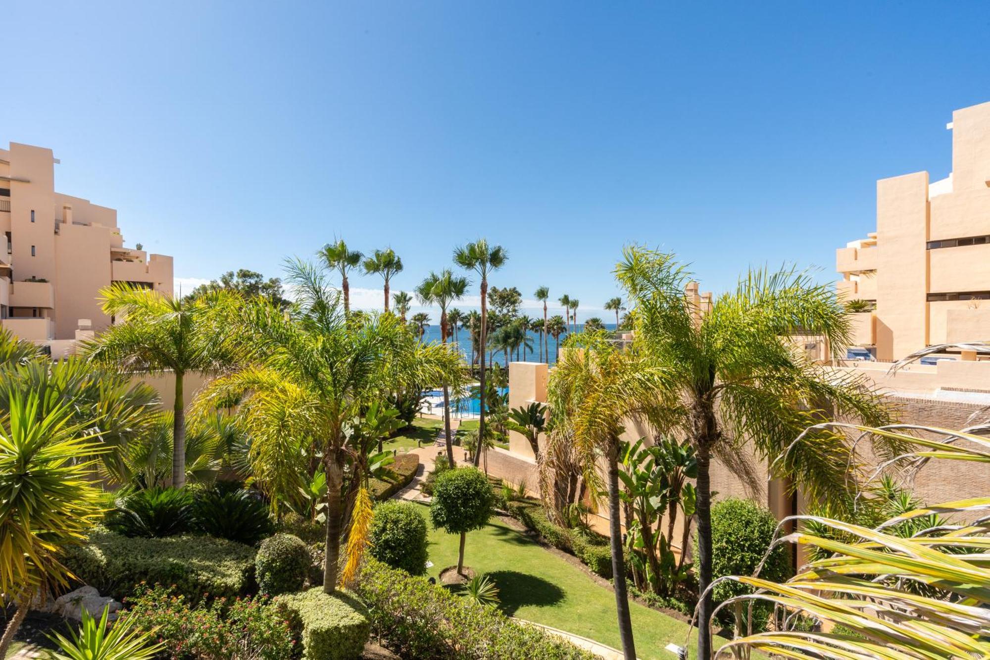 Bahia Boutique Apartments Estepona Bagian luar foto