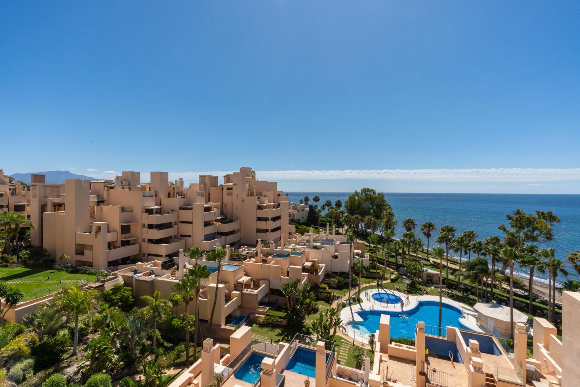 Bahia Boutique Apartments Estepona Bagian luar foto